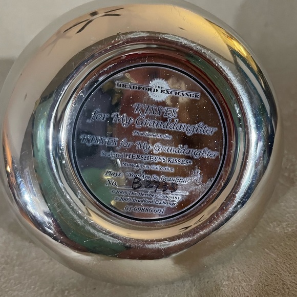 Kisses Jewelry Box - Picture 7 of 8